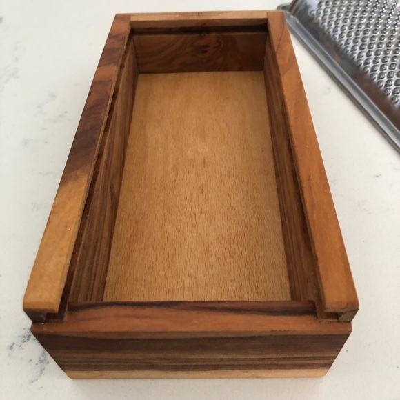 Olive Wood Box Grater~For Hard Cheeses~Dual Function - Picture 3 of 12